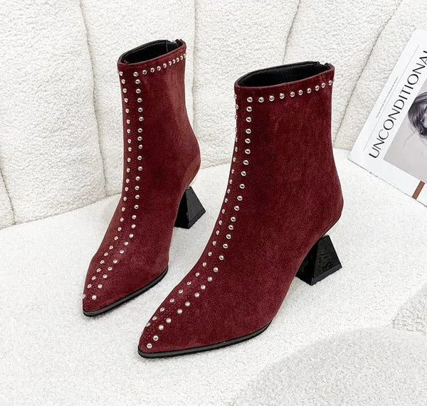 Bottine haute rouge Daim Synthétique Femme - Santiags rouges à clous dorés