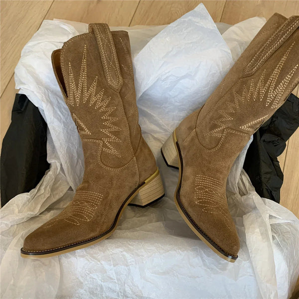 Santiag mi-haute marron clair PU Femme - Broderies western et texture daim élégante