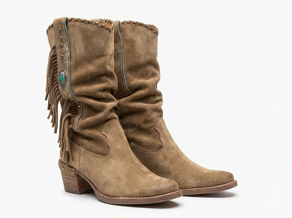 Santiag mi-haute beige Daim Synthétique Femme - Franges avec pierre et clous décoratifs - three_quarter_view