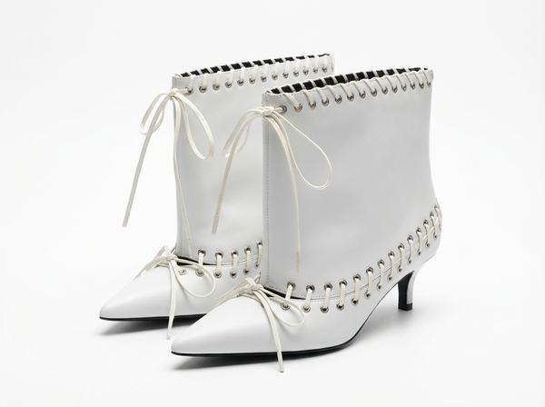 Santiag mi-haute blanc Synthétique Femme - Bout pointu avec lacets visibles - three_quarter_view