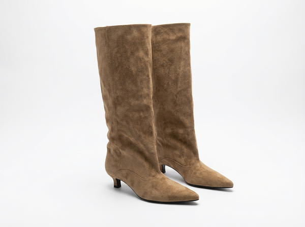 Botte haute marron clair Daim Synthétique Femme - Élégance sophistiquée à bout pointu - three_quarter_view