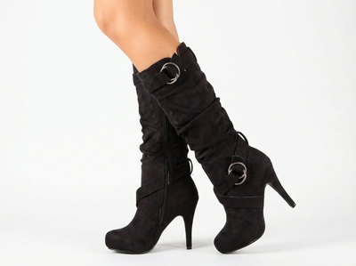 Botte haute noir Daim Femme - Santiags élégantes, bout pointu, boucles audacieuses - three_quarter_view