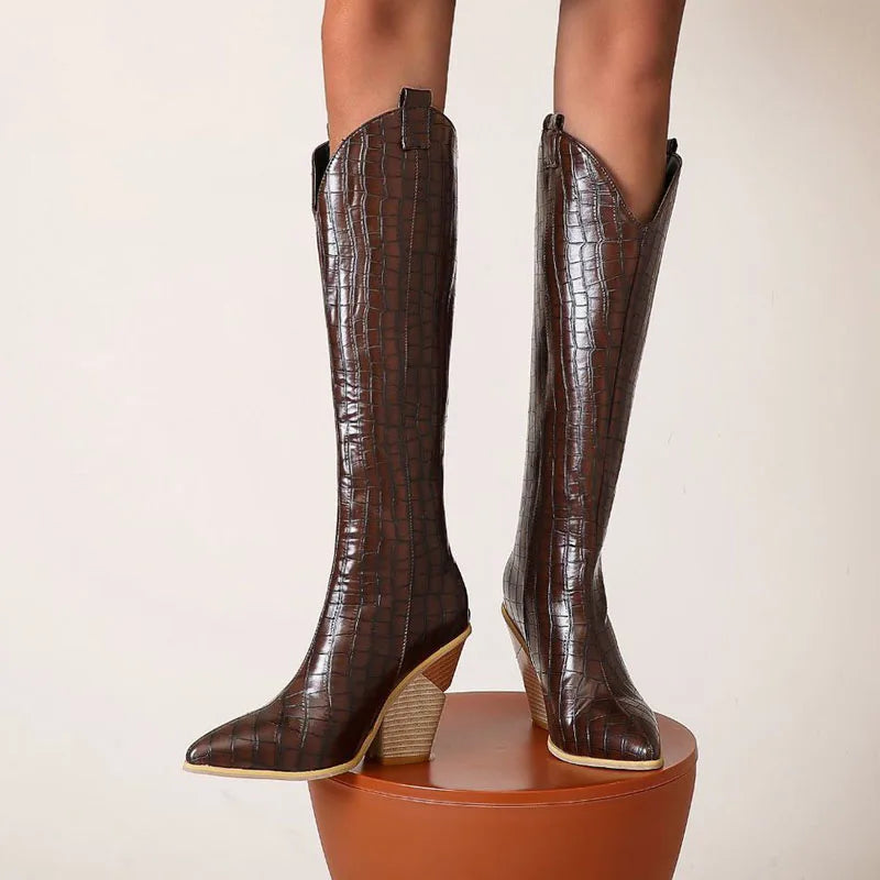 Santiag haute marron foncé Daim Synthétique Femme - Motif crocodile et talon incliné robuste