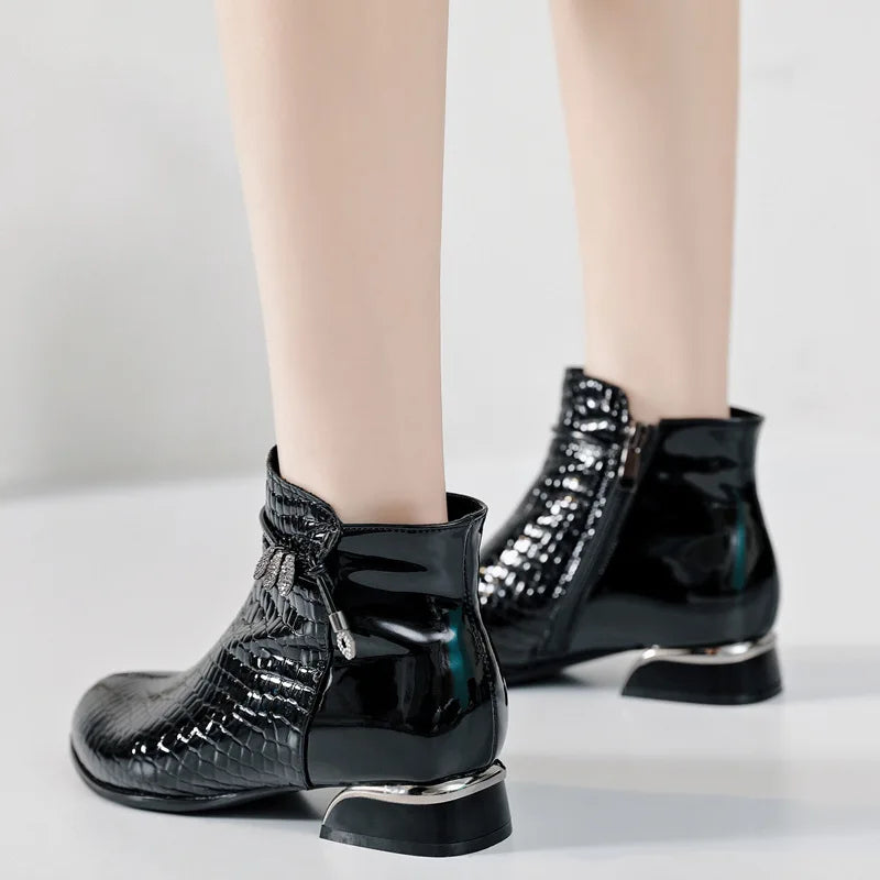 Bottine à talon noir Cuir Femme - Santiags à texture crocodile et nœud 5