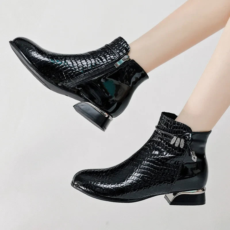 Bottine à talon noir Cuir Femme - Santiags à texture crocodile et nœud 7