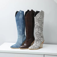 Santiag haute marron foncé Daim Synthétique Femme - Motif crocodile et talon incliné robuste 2