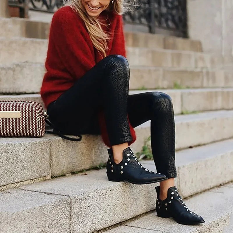 Santiag basse noir Simili Cuir Femme - Style rock avec clous et bout pointu 2