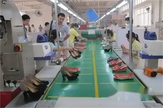 Santiag mi-haute bleu Daim Femme - Élégance moderne avec fermeture éclair latérale