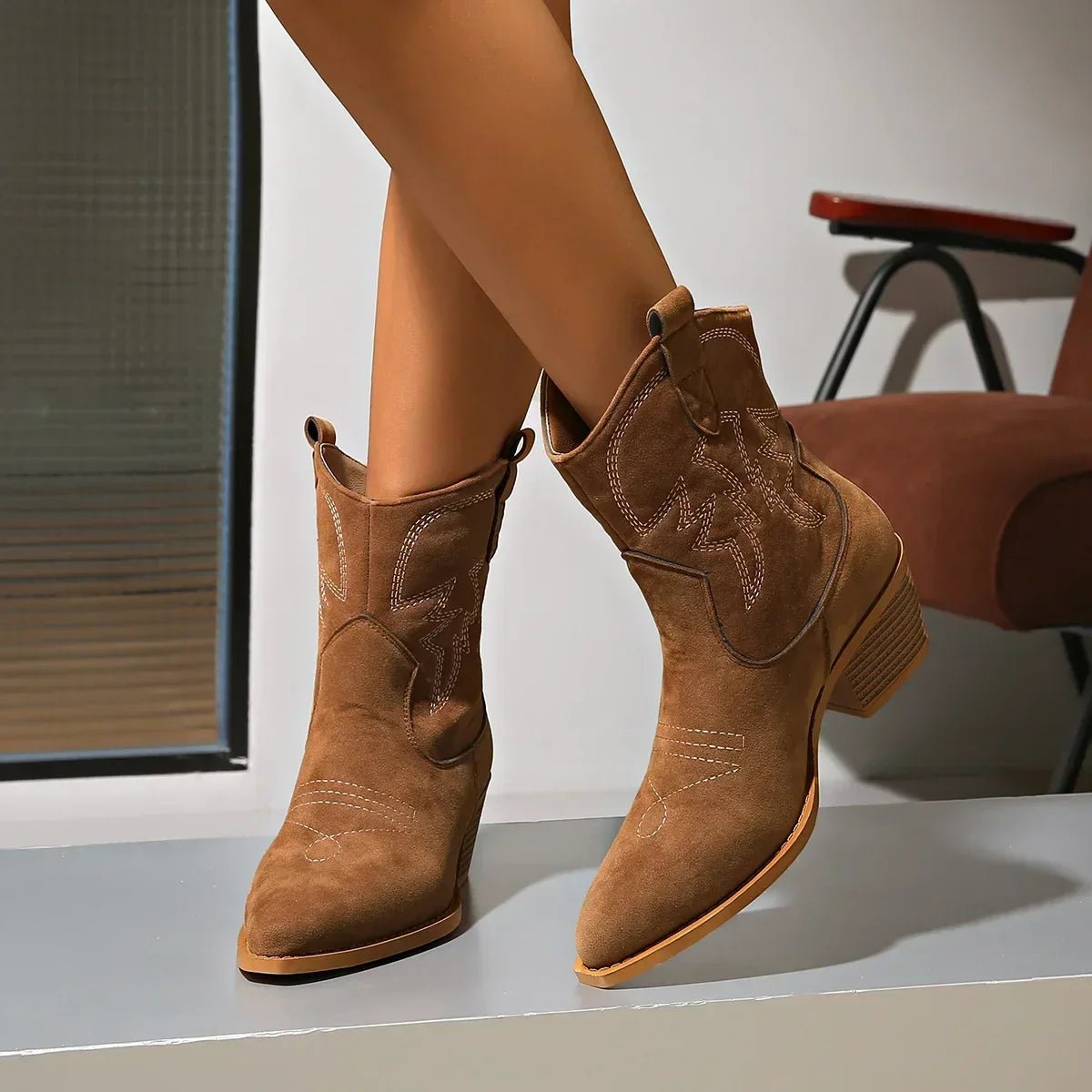 Santiag mi-haute marron clair Femme - Broderies western, bout pointu distinctif 7