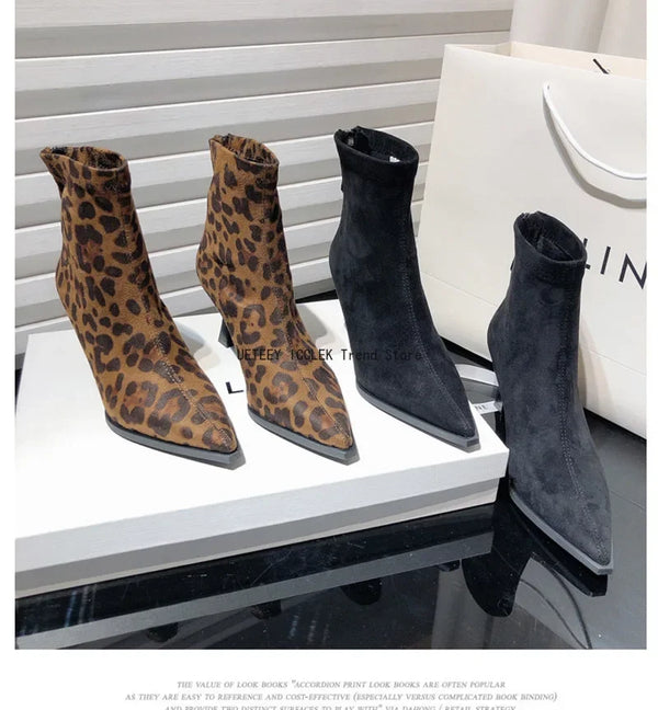 Santiag mi-haute noir Daim Synthétique Femme - Élégant style moderne avec talons aiguilles