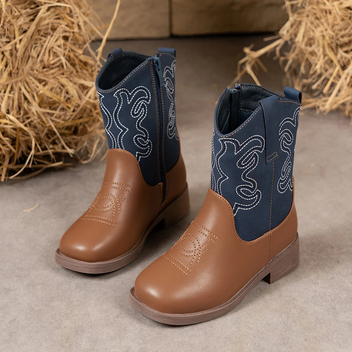 Santiag mi-haute marron Cuir Fille - Broderies blanches sur fond bleu élégant 5