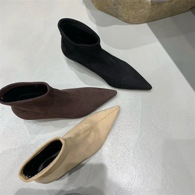 Santiag basse noir Daim Femme - Élégantes avec bout pointu et talon fin