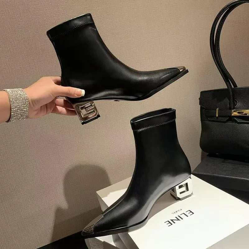 Bottine à talon noir Simili Cuir Femme - Talon géométrique métallique moderne et chic