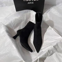 Bottine noir Daim Femme - Élégance western avec talon incurvé 2