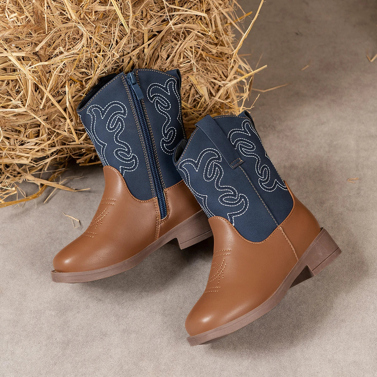 Santiag mi-haute marron Cuir Fille - Broderies blanches sur fond bleu élégant 4