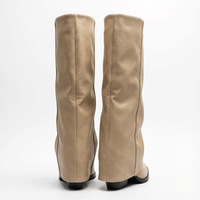 Santiag haute beige Simili Cuir Femme - Design minimaliste avec bout pointu distinctif 3