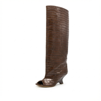 Botte haute marron Synthétique Femme - Style western avec texture crocodile luxueuse 1