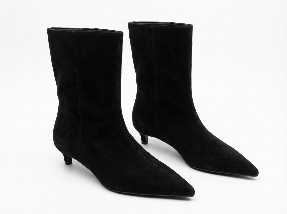 Botte haute noir Daim Synthétique Femme - Minimalisme chic au style western