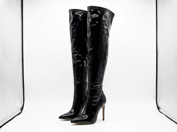 Santiag haute noir Cuir Femme - Bottes vernies glamour audacieuses à talons - three_quarter_view