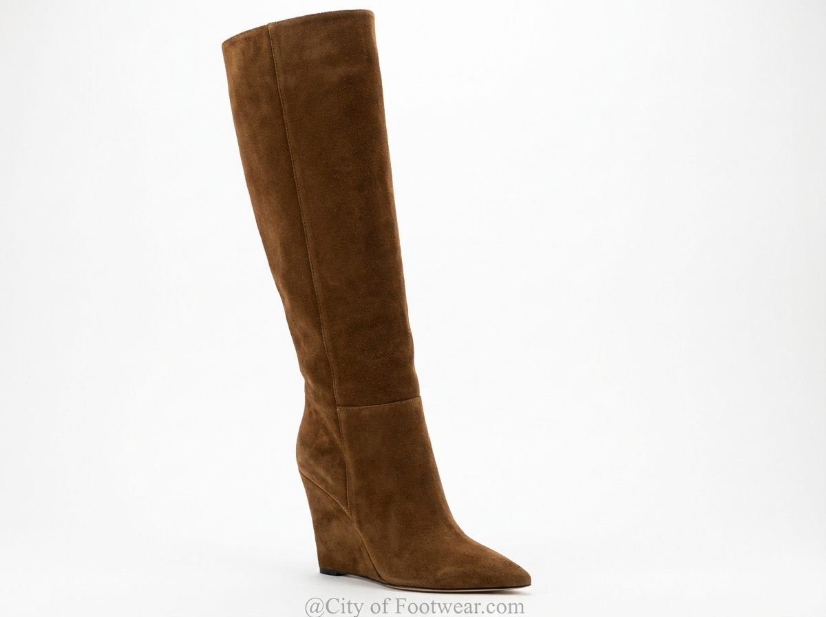 Botte haute marron Daim Synthétique Femme - Santiags élégantes au style western moderne