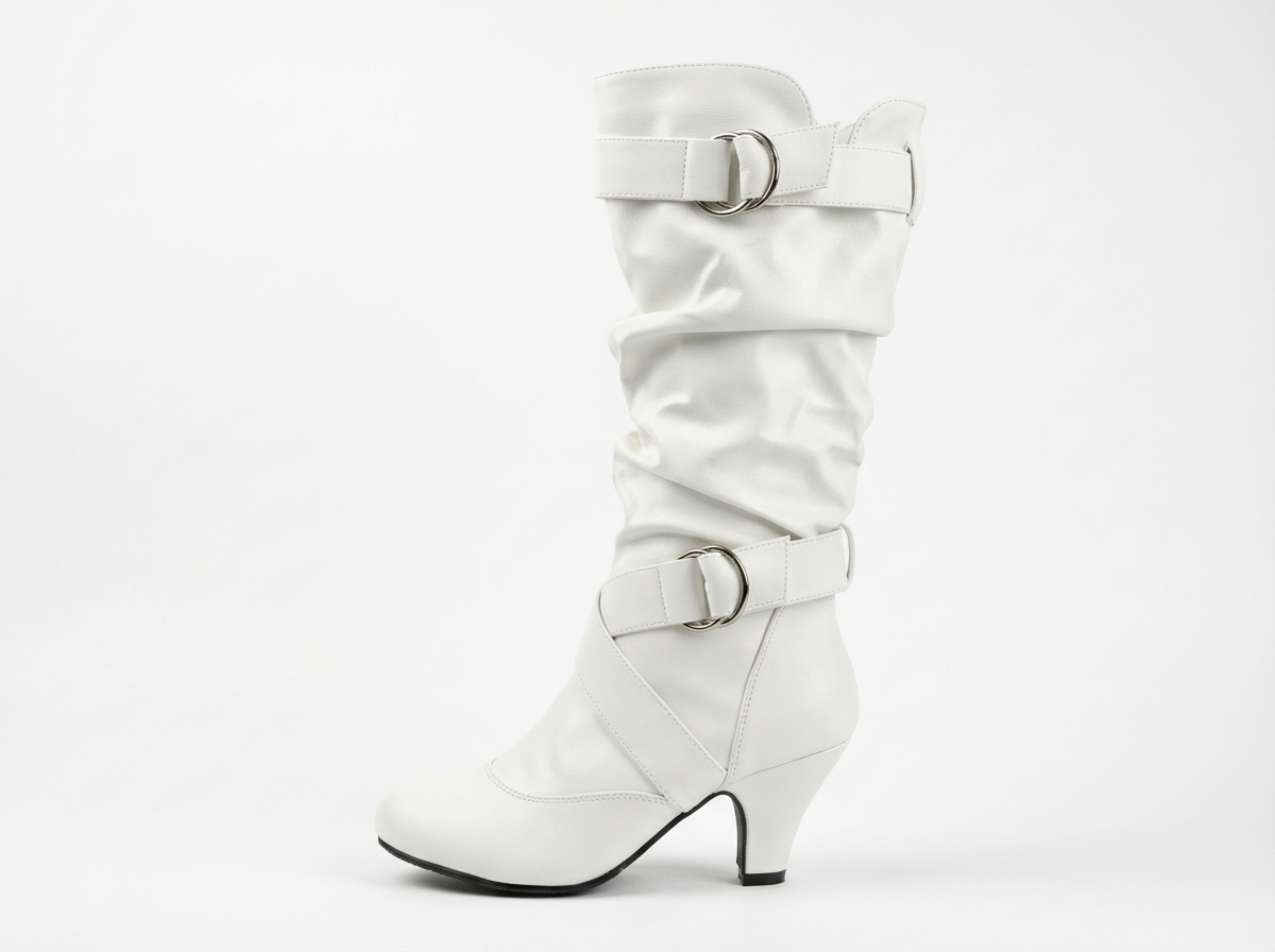 Botte haute blanc Synthétique Femme - Santiags blanches à boucles argentées audacieuses