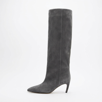 Botte haute gris Daim Synthétique Femme - Élégantes bottes grises, sans ornements 2