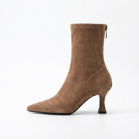 Bottine à talon marron Daim Femme - Élégance chic en style western moderne 2