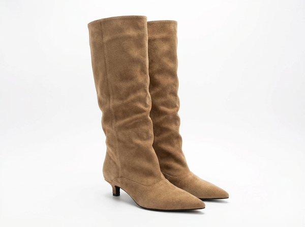 Santiag haute marron clair Daim Synthétique Femme - Design élégant avec bout pointu - three_quarter_view