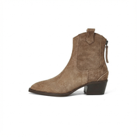 Santiag basse marron clair Daim Femme - Bout pointu et languettes décoratives 4