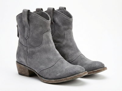 Santiag basse gris Daim Synthétique Femme - Bottes modernes à lanières décoratives - three_quarter_view