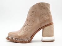 Santiag basse beige Simili Cuir Femme - Talon épais moderne et clous métalliques 2