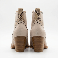 Santiag mi-haute beige Simili Cuir Femme - Motif python avec clous sophistiqués 4