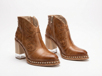 Santiag basse marron clair Simili Cuir Femme - Santiags modernes avec clous décoratifs 1