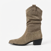 Santiag mi-haute beige Daim Synthétique Femme - Embout métallique moderne et plis subtils 2